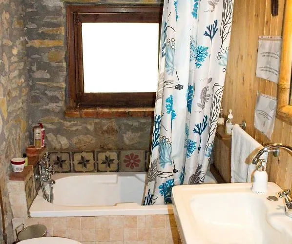 فيلة Casa Batia تْشيفالو